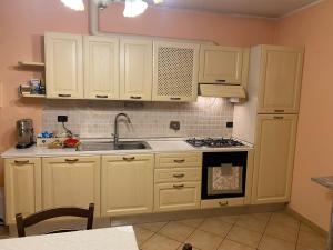 Kuchyň nebo kuchyňský kout v ubytování BELLA ASSISI B & B