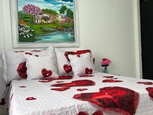 Postel nebo postele na pokoji v ubytování APARTAMENTO CON VISTA A LAS MONTAÑAS CAPACIDAD 6 PERSONAS SECTOR VILLAMARIA