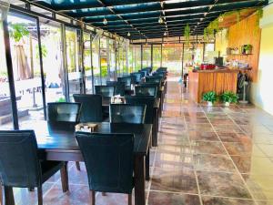Restaurace v ubytování Lodge Moni Essara Kampot
