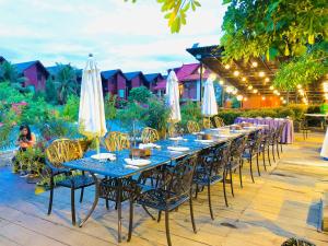 Zahrada ubytování Lodge Moni Essara Kampot