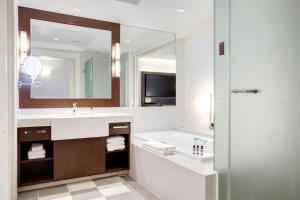 Koupelna v ubytování Hyatt Regency Guam