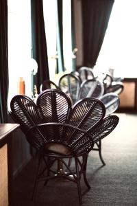 The Falcon Hotel的休息区