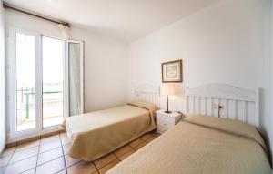Zdjęcie z galerii obiektu 2 Bedroom Nice Apartment In San Jordi w mieście San Rafael del Río