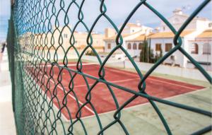 Tennis and/or squash facilities at Nice Apartment In Torrevieja-La Mata or nearby Még 6 kép