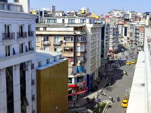 A general view of Isztambul or a view of the city taken from a szállodákat
