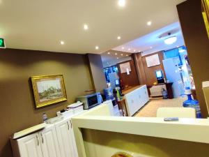 The lobby or reception area at HOTEL EURO DIAMOND