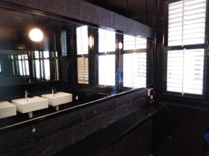Bagno di Wink at Mosque Street