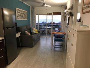 A seating area at TORRES DEL SOL 15 floor THE HIGHTEST