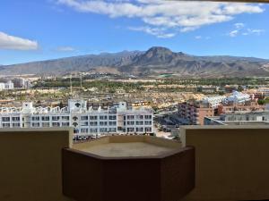 A general mountain view or a mountain view taken from Az apartmant