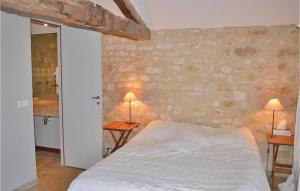Ένα ή περισσότερα κρεβάτια σε δωμάτιο στο Cozy Home In Carnac-Rouffiac