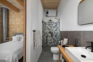NUMRU 27 Expertly restored small house of character客房内的一张或多张床位