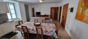 Kuchyň nebo kuchyňský kout v ubytování Casa Vacanza Ex Pretura Vallelaghi