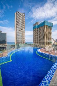 Bazén v ubytování Alibaba Hotel by THG nebo v jeho okolí