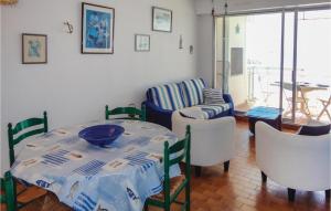 Postel nebo postele na pokoji v ubytování Nice Apartment In Carnon Plage