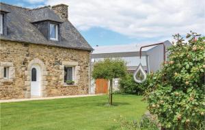 Κήπος έξω από το 1 Bedroom Cozy Home In Goudelin