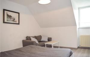 Χώρος καθιστικού στο 1 Bedroom Cozy Home In Goudelin