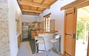 Köök või kööginurk majutusasutuses Amazing Home In Stroncone Terni Tr With 1 Bedrooms, Wifi And Outdoor Swimming Pool