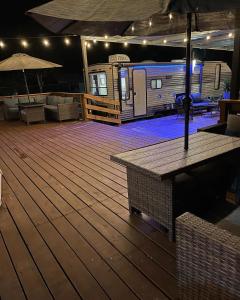 Restaurace v ubytování Paseo Isamar Campers