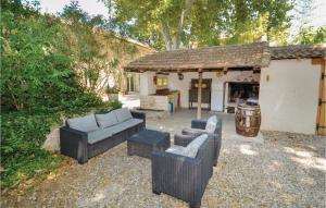 Κήπος έξω από το Awesome Home In Jonquières