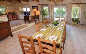 Φωτογραφία από το άλμπουμ του Awesome Home In Jonquières σε Jonquières