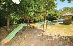 Κήπος έξω από το Awesome Home In Jonquières