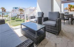 Posedenie v ubytovaní 2 Bedroom Cozy Apartment In Casares
