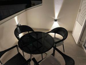Posedenie v ubytovaní Luxury Studio Apartment Honeymoon