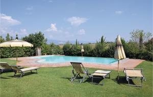 Kolam renang di atau dekat dengan Amazing Apartment In Cortona ar With 2 Bedrooms, Wifi And Outdoor Swimming Pool