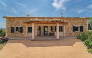 The building in which the holiday home is located