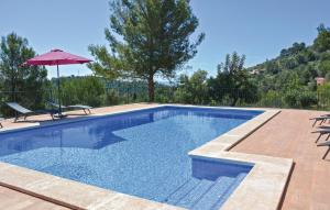 The swimming pool at or close to Villa Janet