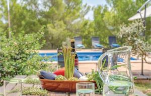 The swimming pool at or close to Villa Janet