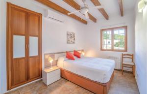 A bed or beds in a room at Villa Janet