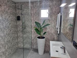 LEVANTE SUITES的一间浴室