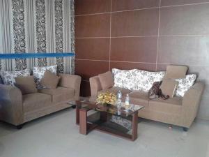 Posezení v ubytování RedDoorz Syariah near RSUD Ainun Habibie Gorontalo