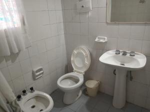 Vannituba majutusasutuses Amplia casa con fondo y estacionamiento a metros del mar