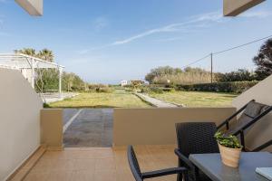 Vonkajšia záhrada v ubytovaní Yiannis Apartments