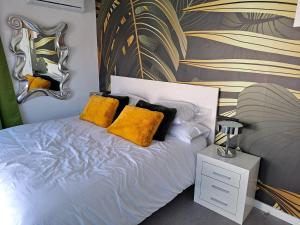 LEVANTE SUITES客房内的一张或多张床位