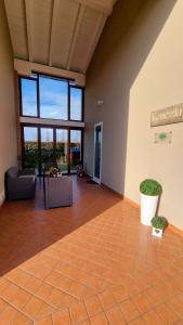 A seating area at Villa Venezia