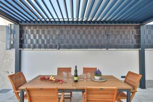 Fotografia z galérie ubytovania Luxury apartment Pia with swimming pool and grill v Trogiri