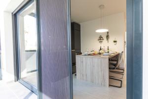 Fotografia z galérie ubytovania Luxury apartment Pia with swimming pool and grill v Trogiri