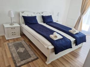 Postel nebo postele na pokoji v ubytování Villa Oasis - pool villa in heart of Istria