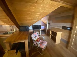TV a/nebo společenská místnost v ubytování Apartmán U Splavu Putim
