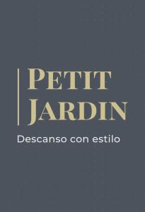 Petit Jardin في سان رافاييل: لوحة تقرأ petit jardin ذهبية