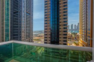 Fotografie z fotogalerie ubytování Amazing 2 Bedroom in Marina with free Parking v Dubaji
