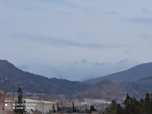 widok na miasto z góry w tle w obiekcie Amura Motril. Apartamento con garaje w mieście Motril