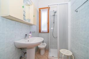 Kúpeľňa v ubytovaní Apartment in villa 2 to 3 persons with large private garden