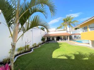 Κήπος έξω από το Casa La Vida es Bella