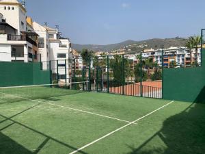 Tenis lub squash w obiekcie Infinity Apartment lub w pobliżu