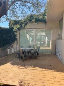 A balcony or terrace at Joey