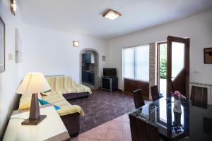 Posedenie v ubytovaní Apartments Kosovka 1398